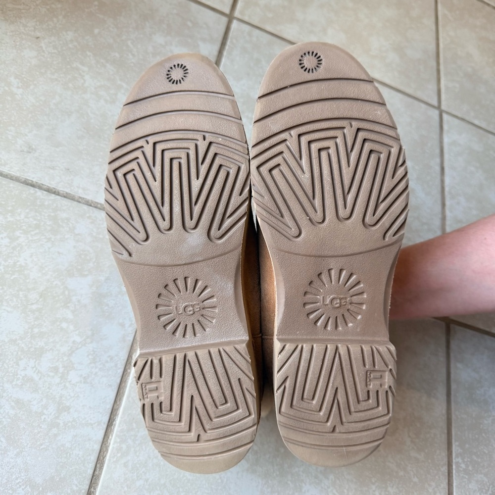 UGG McKay Classic Ankle Chelsea Bootie size 10.5 Suede Shearling Soft Cozy Comfy - Picture 5 of 12